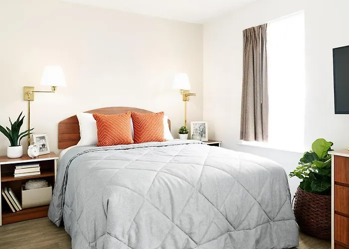 Intown Suites Extended Stay Indianapolis In -College Park Michigan Road